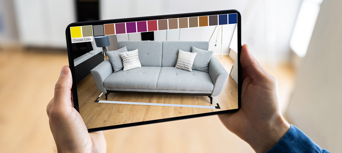 AR Vorschau eines Sofas auf einem Tablet