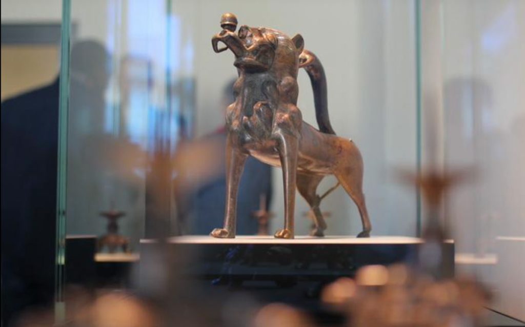 Bild der Löwenaquamanile im Domschatz Minden